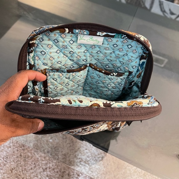 GORGEOUS Vera Bradley Bag. Great Condition. SALE! - Picture 4 of 4